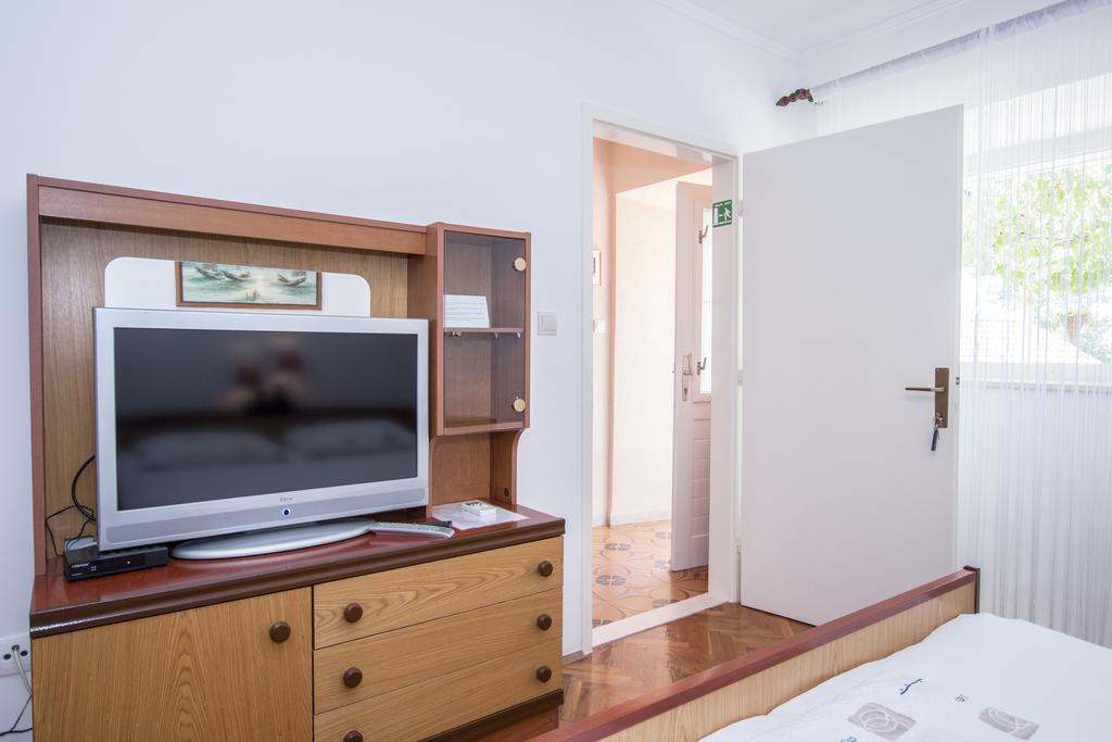 Radovcic Apartments And Rooms Трстено Экстерьер фото