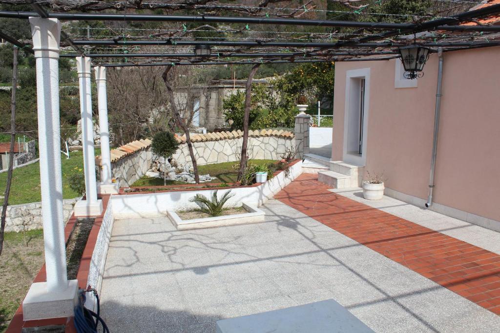 Radovcic Apartments And Rooms Трстено Экстерьер фото
